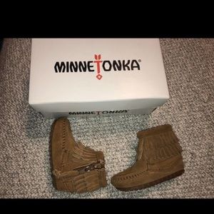 Minnetonka fringe booth (infant size 2)